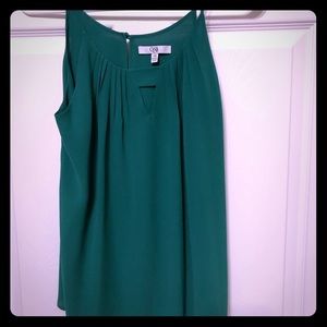Stitch fix emerald green Q&A top❤️